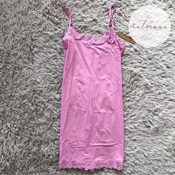 Skims Fits Everybody Lace Slip Dress in Petal L - Picture 1 of 3
